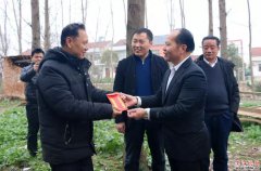 元宗家居，節前慰問(wèn)毛市鎮困難群眾